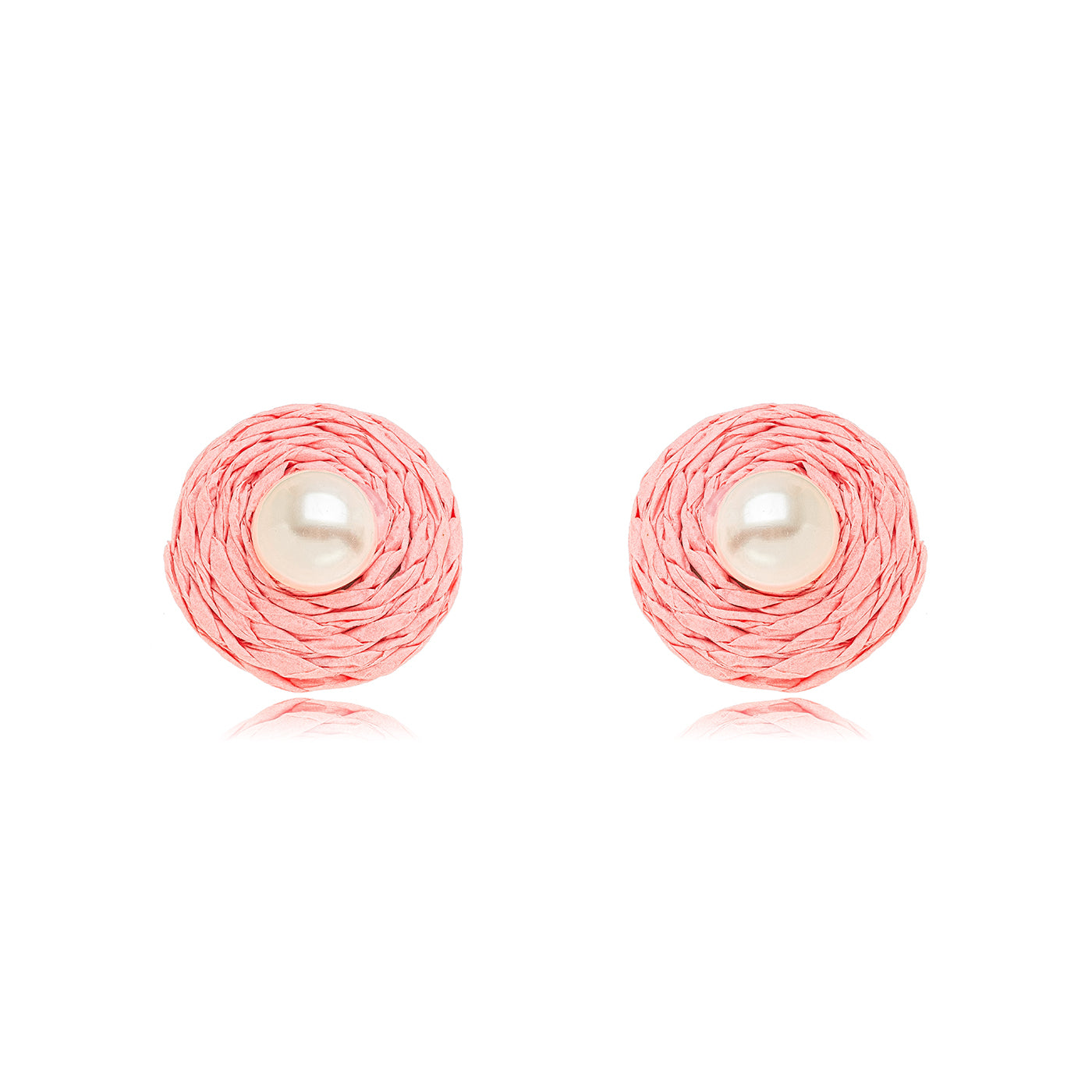 Round Smooth Pearl Earring Made of Straw